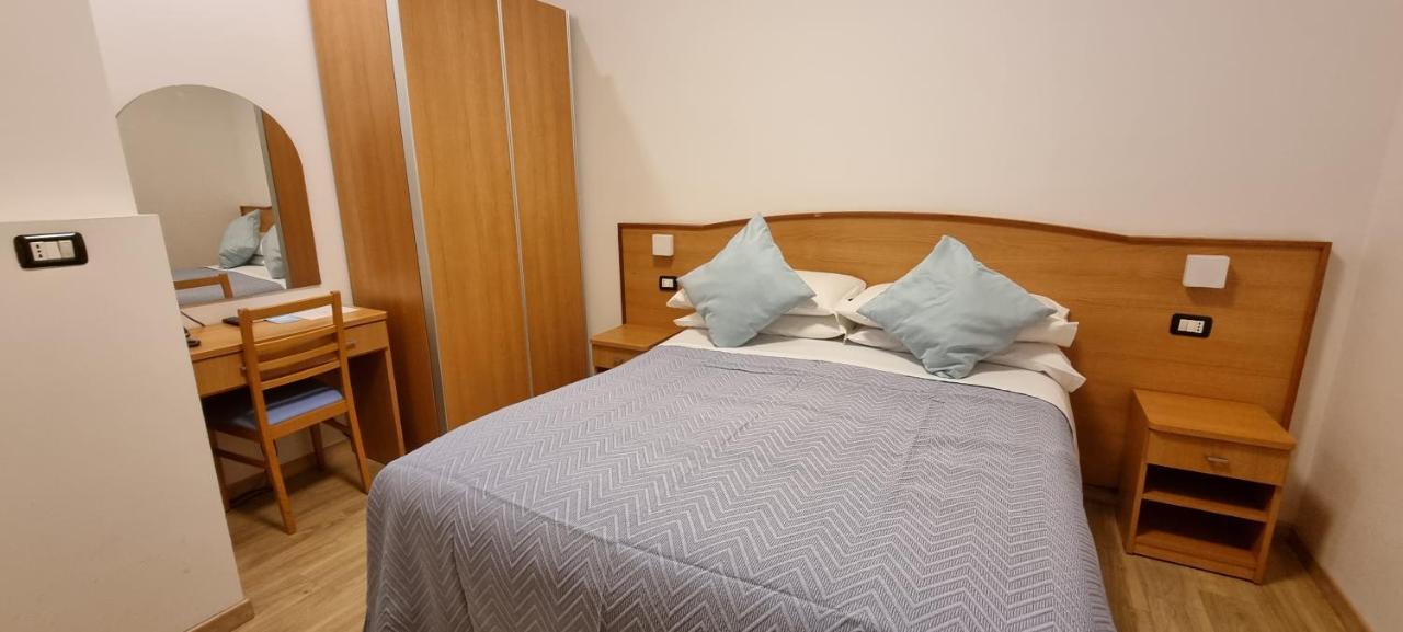 Hotel Mare Blu Pineto Exterior foto