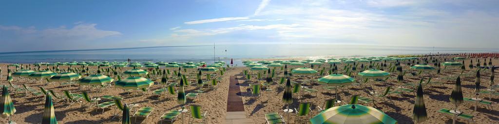 Hotel Mare Blu Pineto Exterior foto