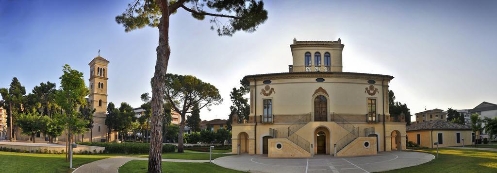 Hotel Mare Blu Pineto Exterior foto
