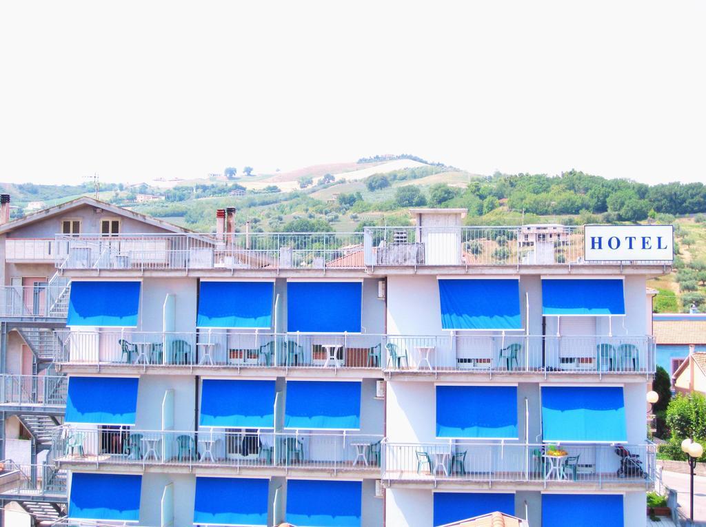 Hotel Mare Blu Pineto Exterior foto
